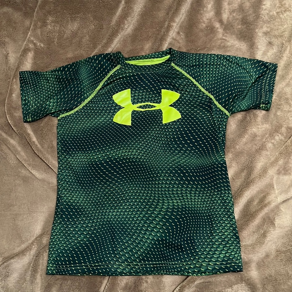 Boys Under Armour Heat Gear Shirt Top Youth Medium YMD Green